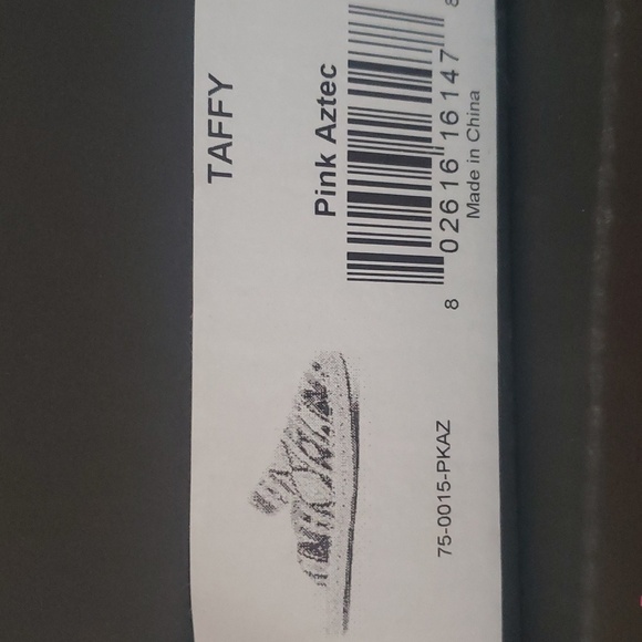 Pink Aztec taffy New Size 6,7,8 And 9 Slip On Flat - Picture 4 of 10